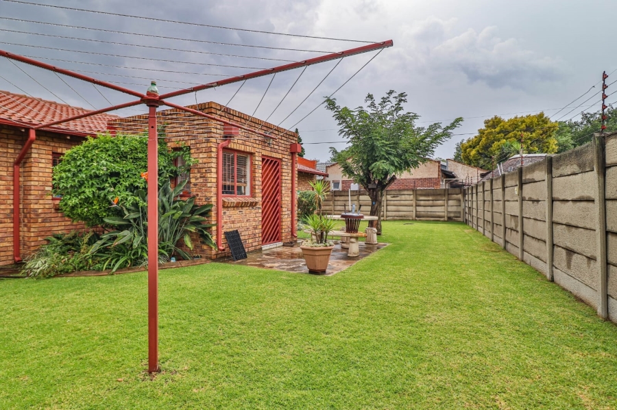 3 Bedroom Property for Sale in Bardene Gauteng