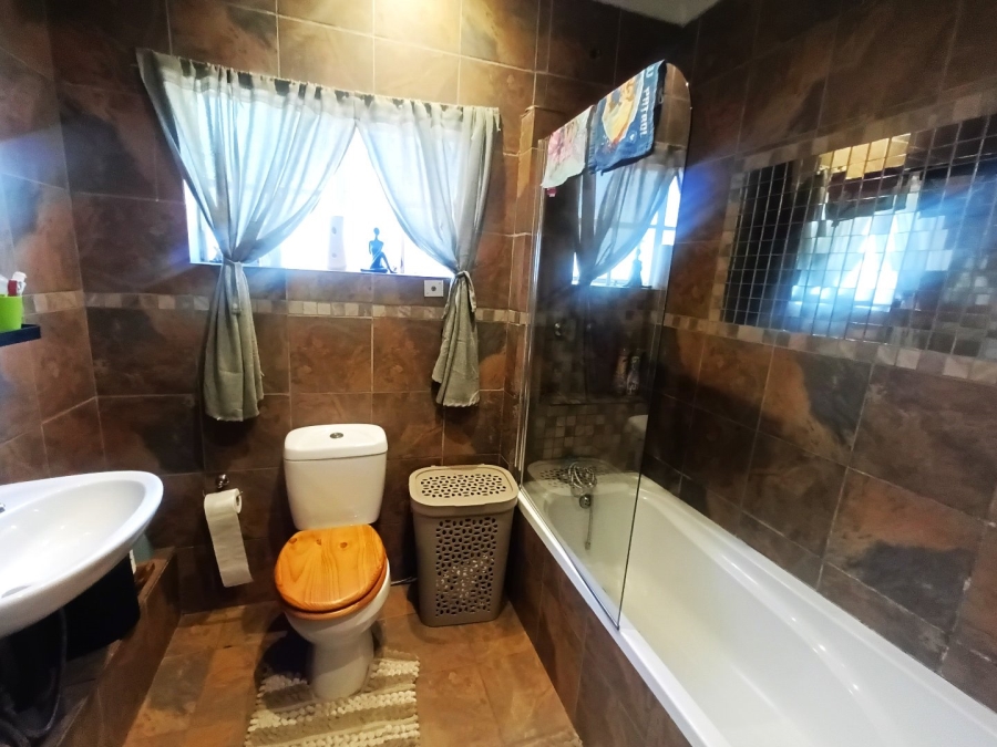 Commercial Property for Sale in Roodeplaat Gauteng