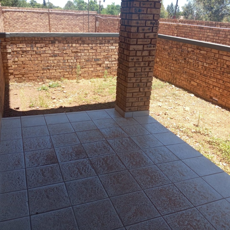 2 Bedroom Property for Sale in Cloverdene Gauteng