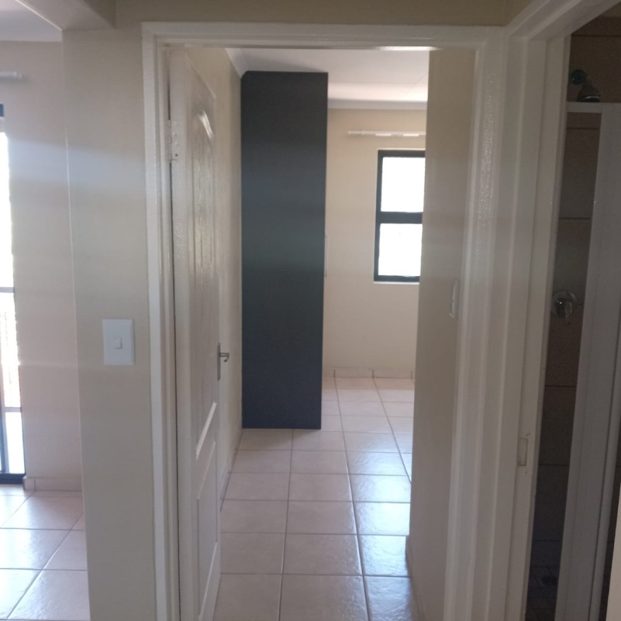 2 Bedroom Property for Sale in Cloverdene Gauteng