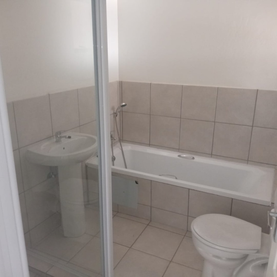 2 Bedroom Property for Sale in Cloverdene Gauteng