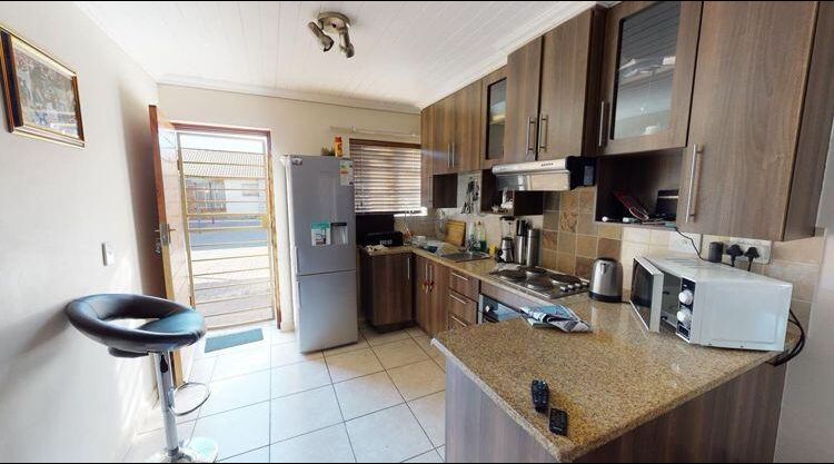 2 Bedroom Property for Sale in Andeon Gauteng