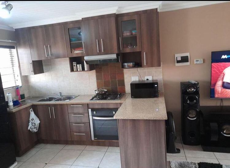 2 Bedroom Property for Sale in Andeon Gauteng