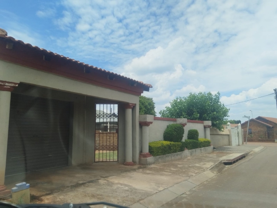 2 Bedroom Property for Sale in Soshanguve East Ext 5 Gauteng