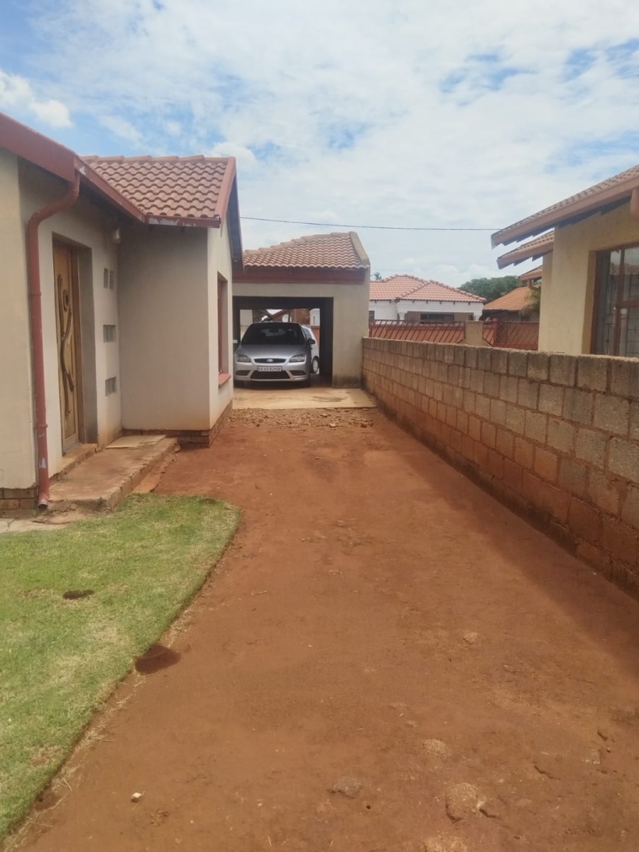 2 Bedroom Property for Sale in Soshanguve East Ext 5 Gauteng