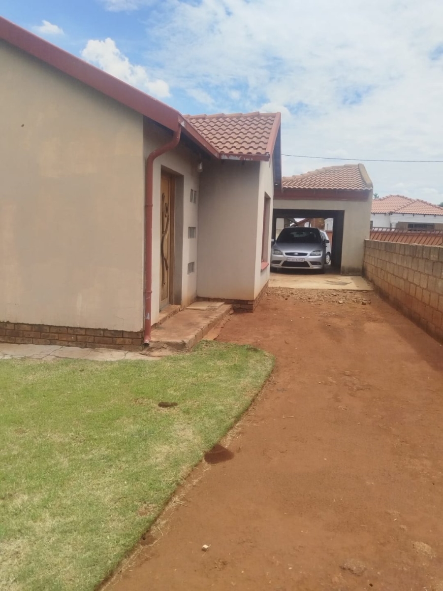 2 Bedroom Property for Sale in Soshanguve East Ext 5 Gauteng