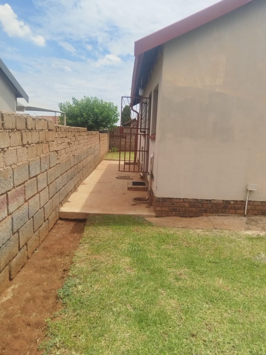 2 Bedroom Property for Sale in Soshanguve East Ext 5 Gauteng