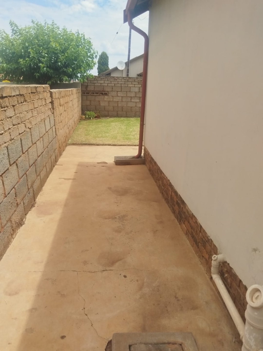 2 Bedroom Property for Sale in Soshanguve East Ext 5 Gauteng