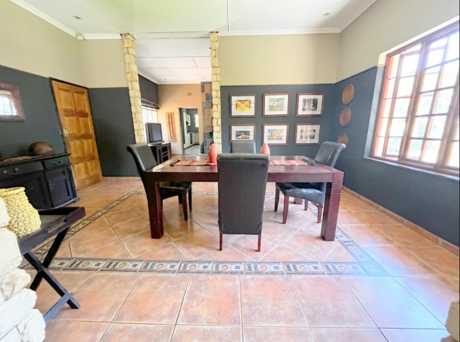 5 Bedroom Property for Sale in Cyrildene Gauteng