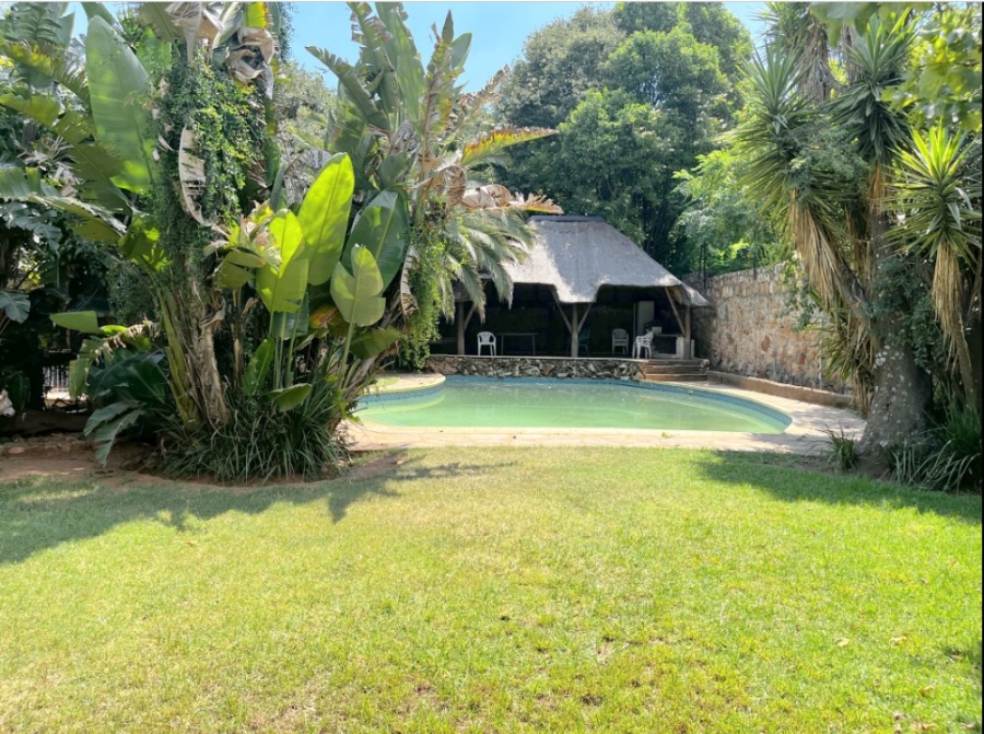 5 Bedroom Property for Sale in Cyrildene Gauteng