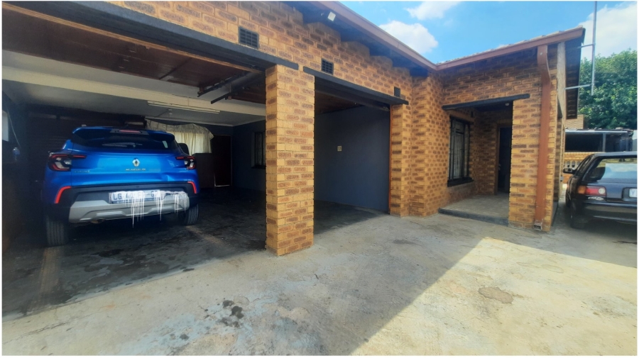 3 Bedroom Property for Sale in Emfihlweni Gauteng