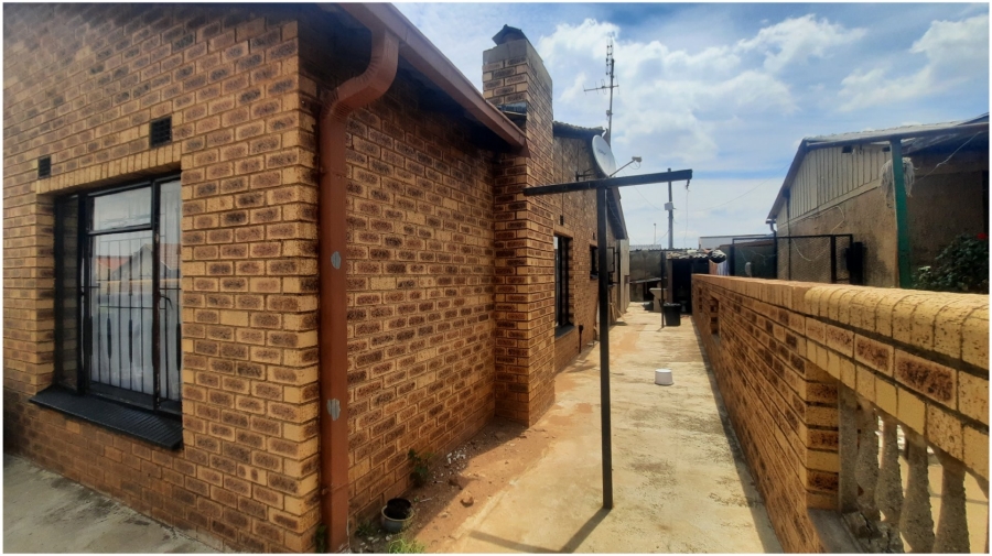 3 Bedroom Property for Sale in Emfihlweni Gauteng