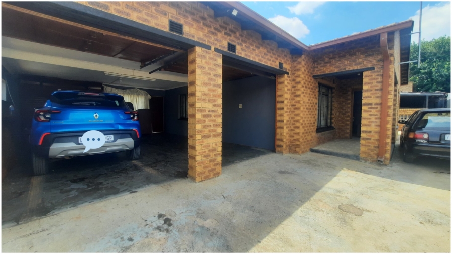 3 Bedroom Property for Sale in Emfihlweni Gauteng