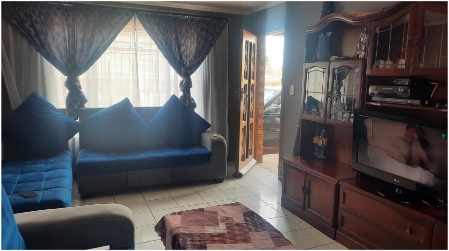 3 Bedroom Property for Sale in Emfihlweni Gauteng