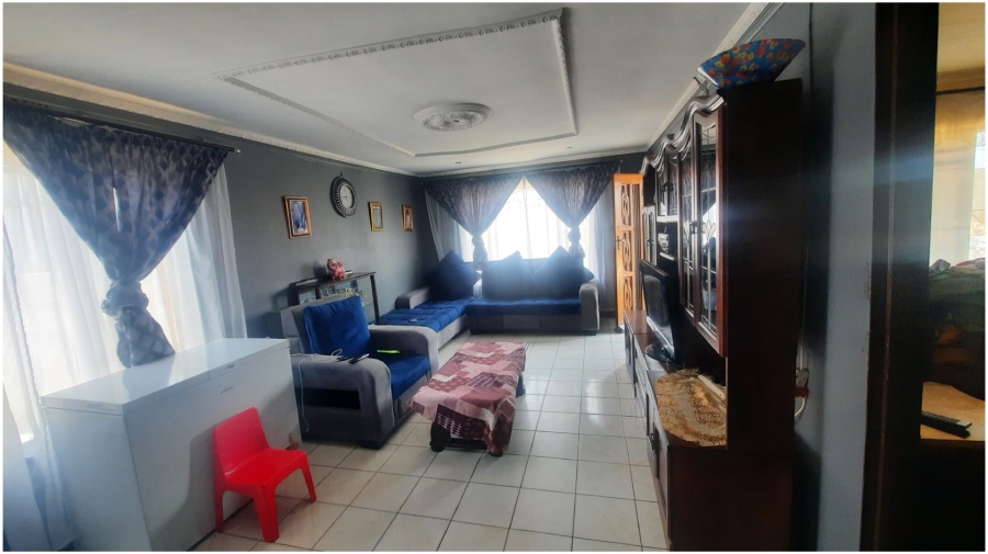 3 Bedroom Property for Sale in Emfihlweni Gauteng