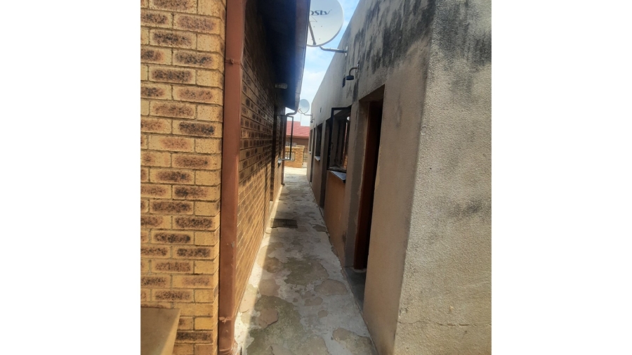3 Bedroom Property for Sale in Emfihlweni Gauteng