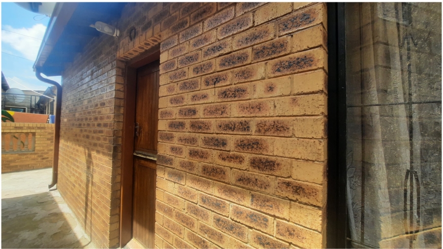 3 Bedroom Property for Sale in Emfihlweni Gauteng