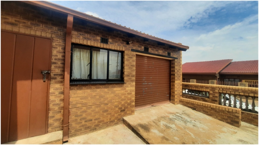 3 Bedroom Property for Sale in Emfihlweni Gauteng