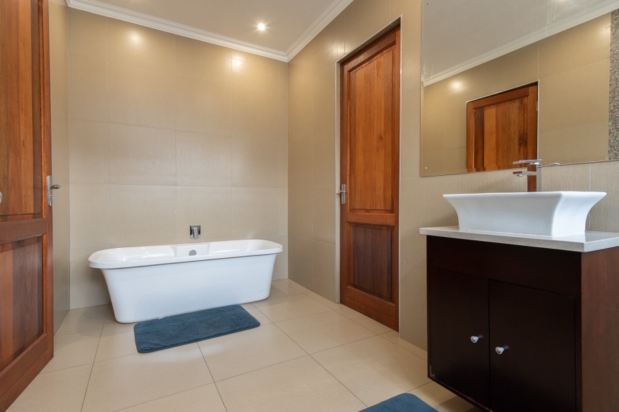 5 Bedroom Property for Sale in Meyersdal Nature Estate Gauteng