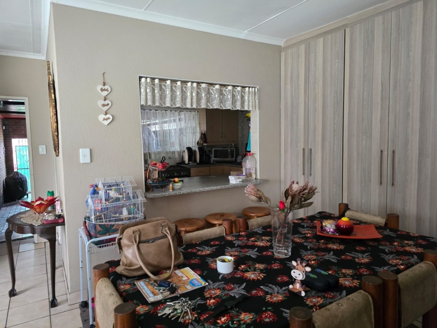 3 Bedroom Property for Sale in Barvallen Gauteng