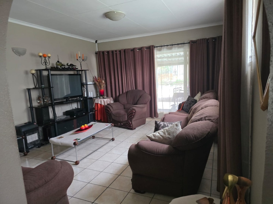 3 Bedroom Property for Sale in Barvallen Gauteng