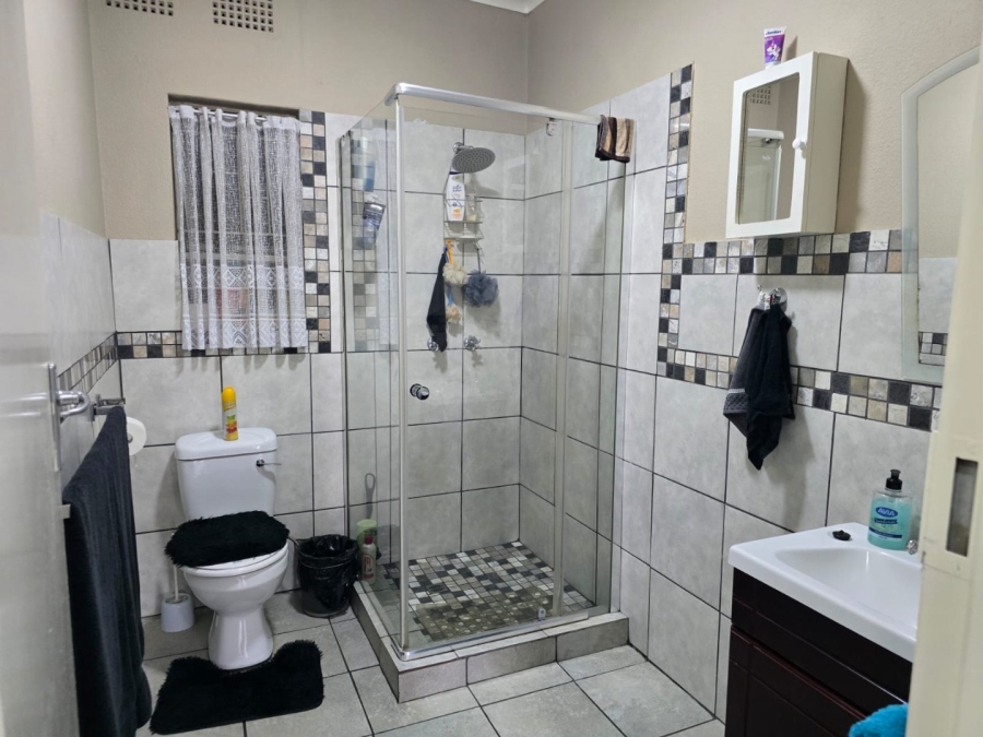 3 Bedroom Property for Sale in Barvallen Gauteng