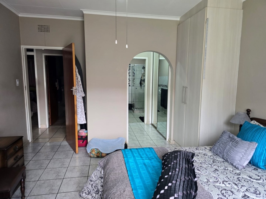 3 Bedroom Property for Sale in Barvallen Gauteng