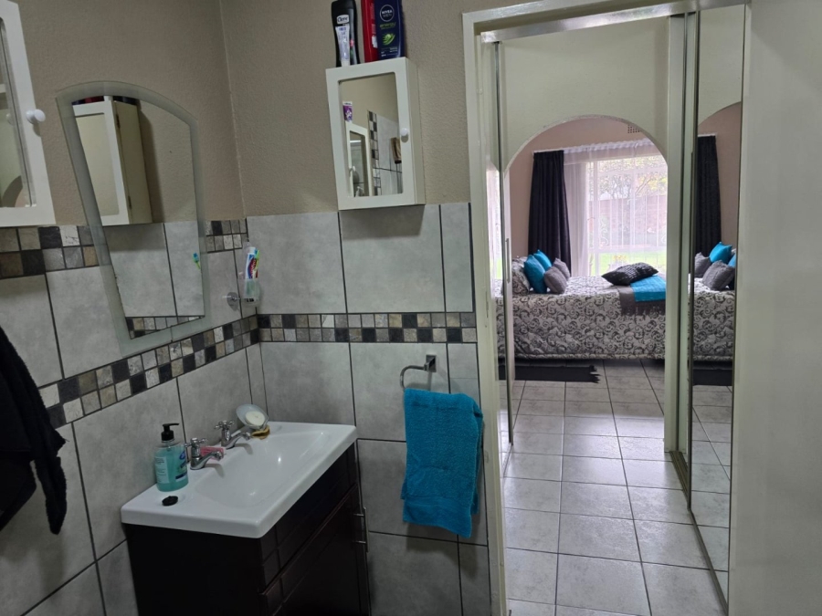 3 Bedroom Property for Sale in Barvallen Gauteng