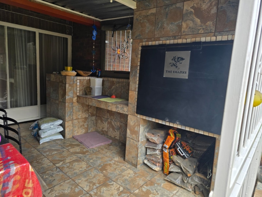 3 Bedroom Property for Sale in Barvallen Gauteng