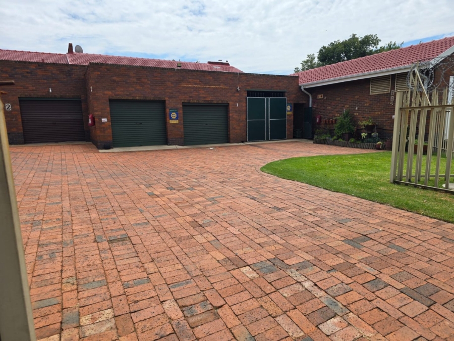 3 Bedroom Property for Sale in Barvallen Gauteng