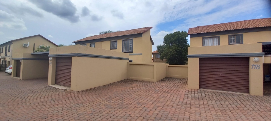 To Let 2 Bedroom Property for Rent in Annlin Gauteng