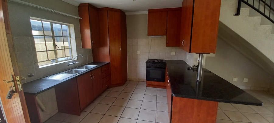 To Let 2 Bedroom Property for Rent in Annlin Gauteng