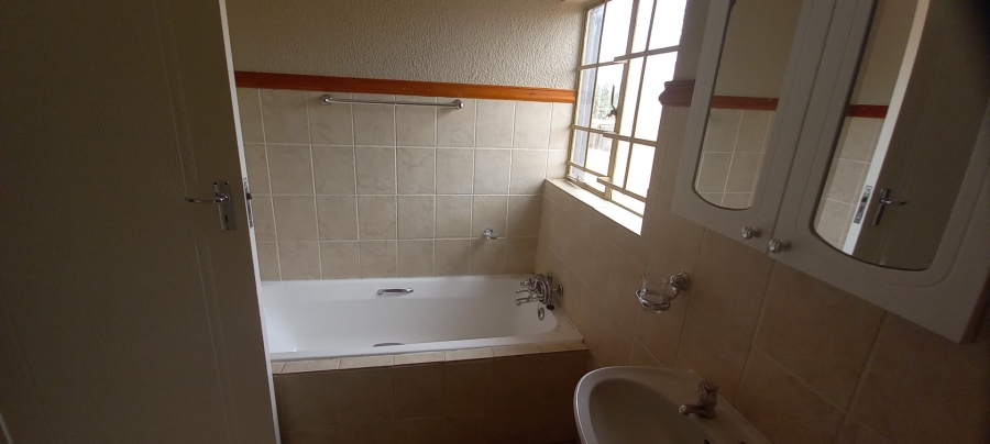To Let 2 Bedroom Property for Rent in Annlin Gauteng