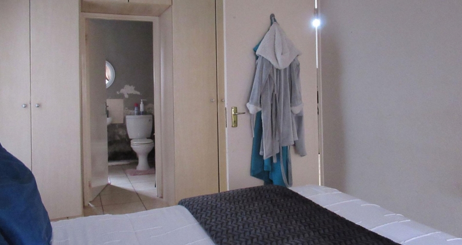 1 Bedroom Property for Sale in Klippoortje Gauteng