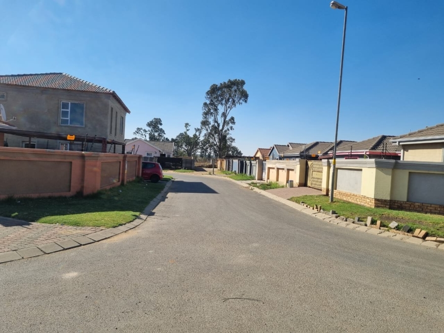 3 Bedroom Property for Sale in Buhle Park Gauteng