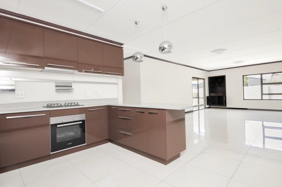 To Let 3 Bedroom Property for Rent in Fourways Gauteng