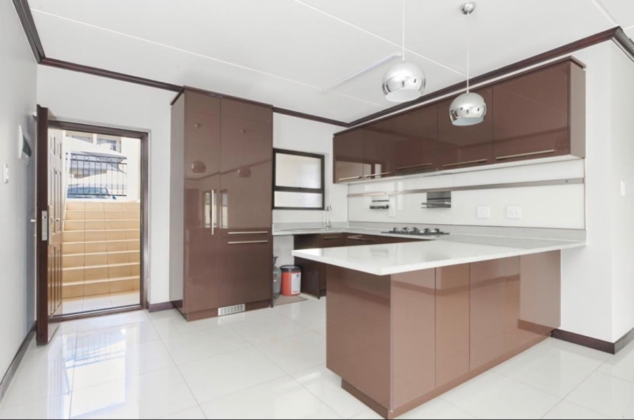 To Let 3 Bedroom Property for Rent in Fourways Gauteng