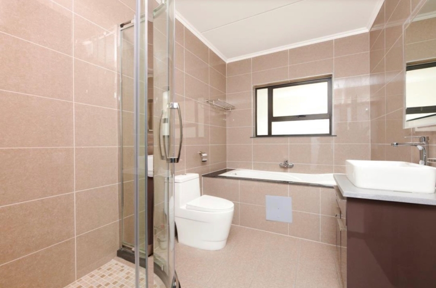 To Let 3 Bedroom Property for Rent in Fourways Gauteng