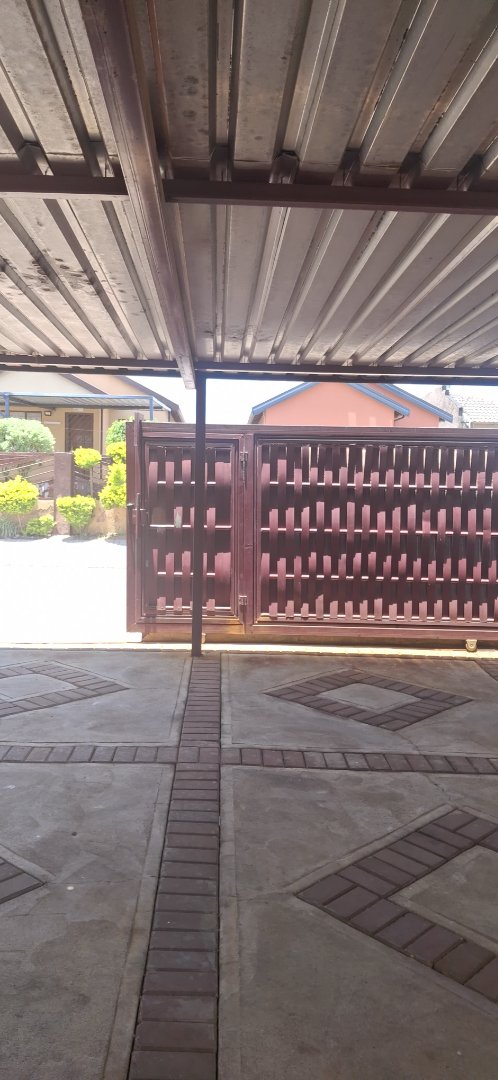  Bedroom Property for Sale in Soshanguve East Ext 5 Gauteng