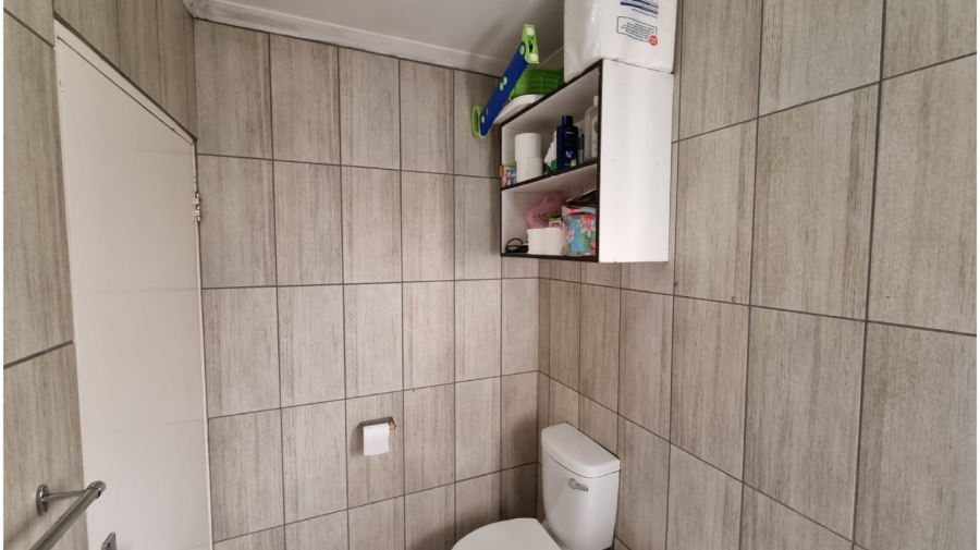 2 Bedroom Property for Sale in Clayville Gauteng