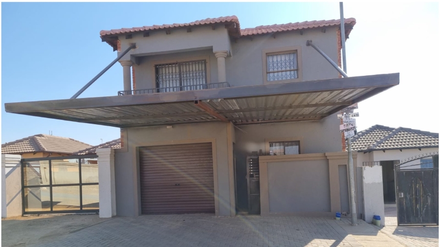 2 Bedroom Property for Sale in Clayville Gauteng