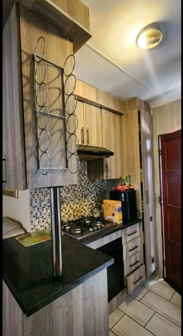 2 Bedroom Property for Sale in Clayville Gauteng