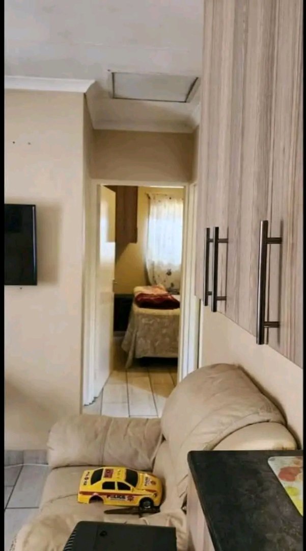 2 Bedroom Property for Sale in Clayville Gauteng