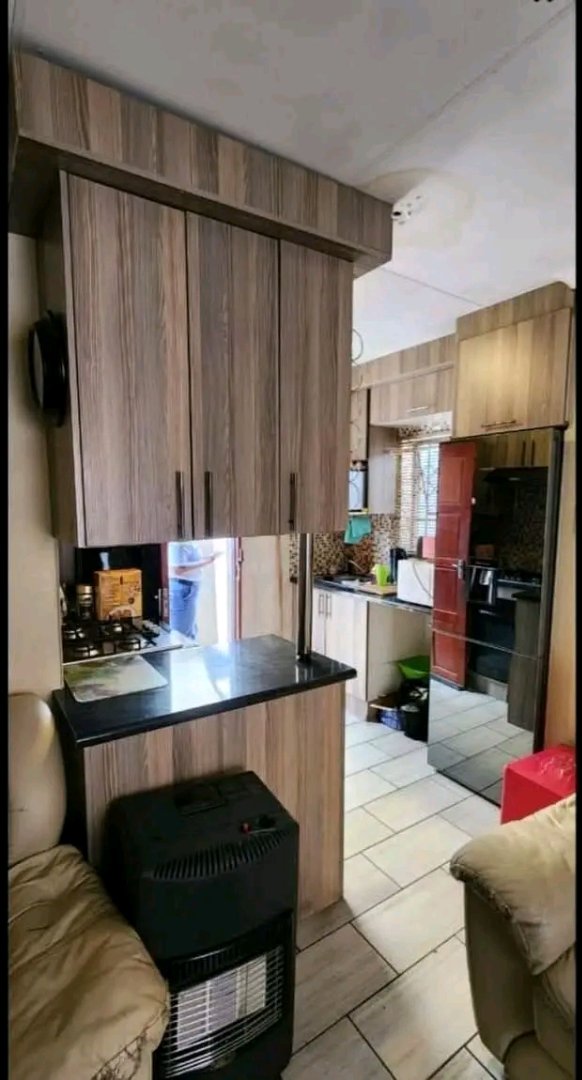 2 Bedroom Property for Sale in Clayville Gauteng