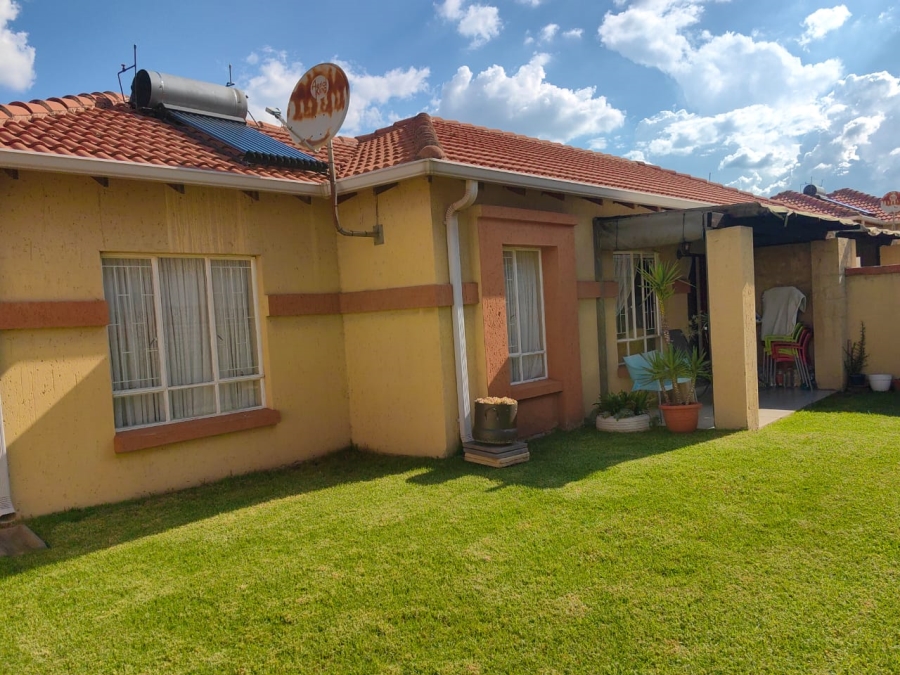 2 Bedroom Property for Sale in Ormonde View Gauteng