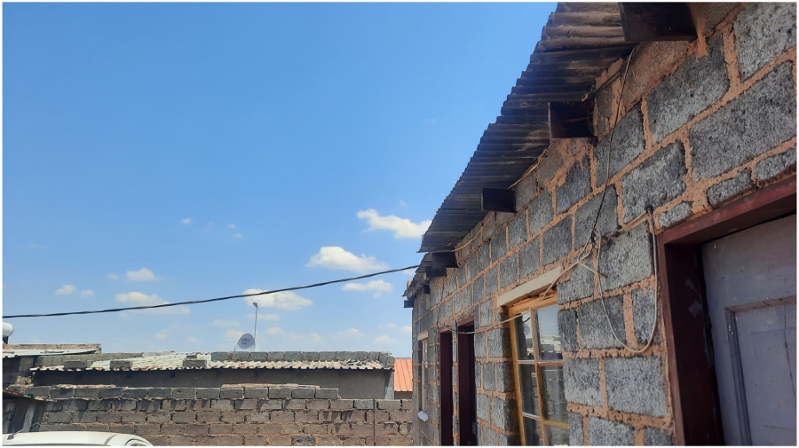 6 Bedroom Property for Sale in Tembisa Central Gauteng