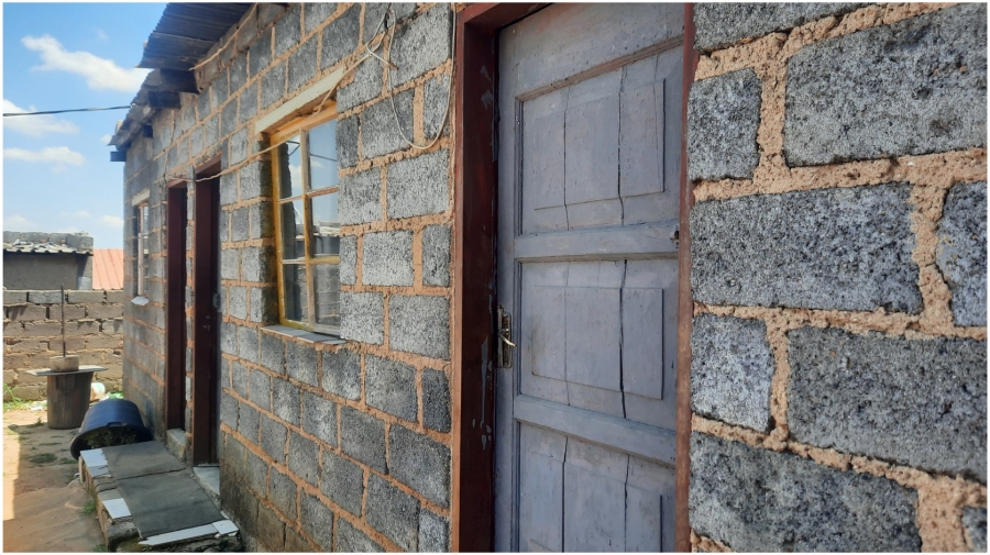 6 Bedroom Property for Sale in Tembisa Central Gauteng