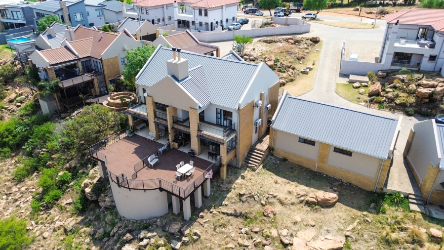 To Let  Bedroom Property for Rent in Aquavista Mountain Estate Gauteng