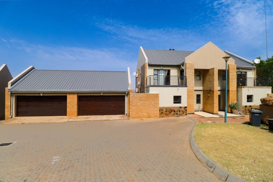 To Let  Bedroom Property for Rent in Aquavista Mountain Estate Gauteng
