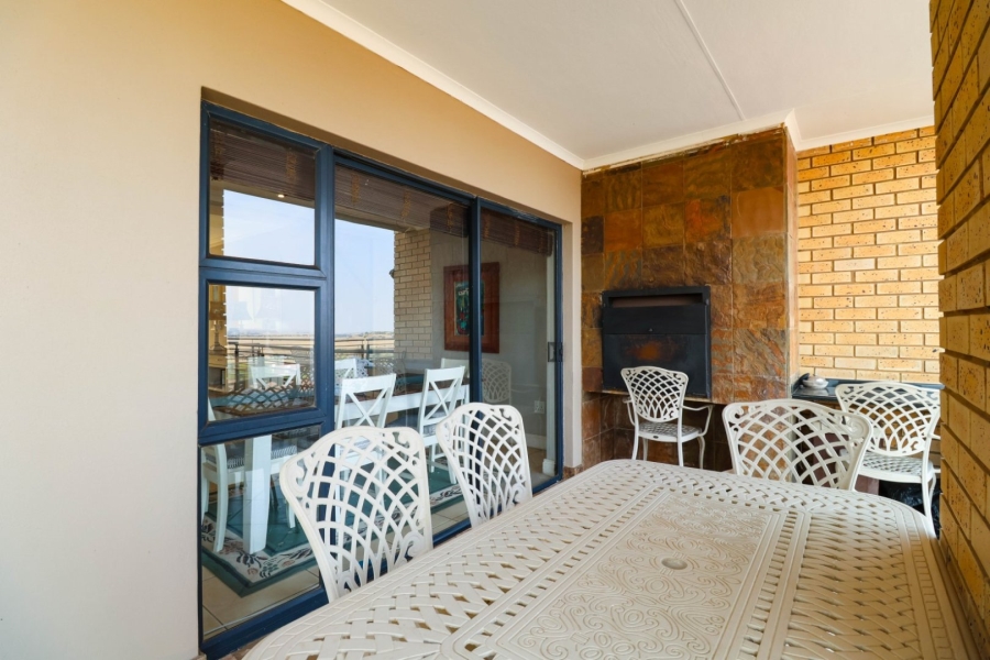 To Let  Bedroom Property for Rent in Aquavista Mountain Estate Gauteng